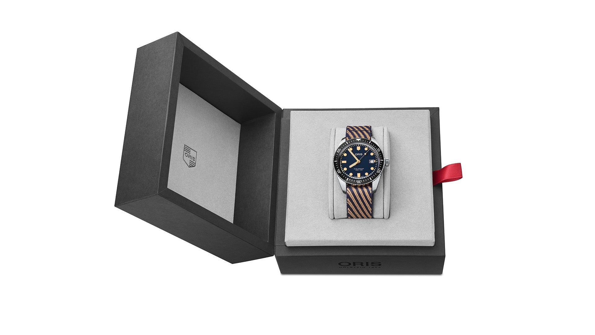 Divers Sixty-Five 01 733 7720 4035-07 5 21 13 - Premium Luxury Product