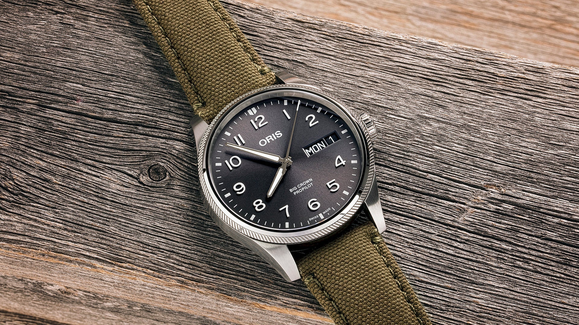 Big Crown ProPilot Big Day Date 01 752 7760 4063-07 3 22 02LC - Premium Luxury Product