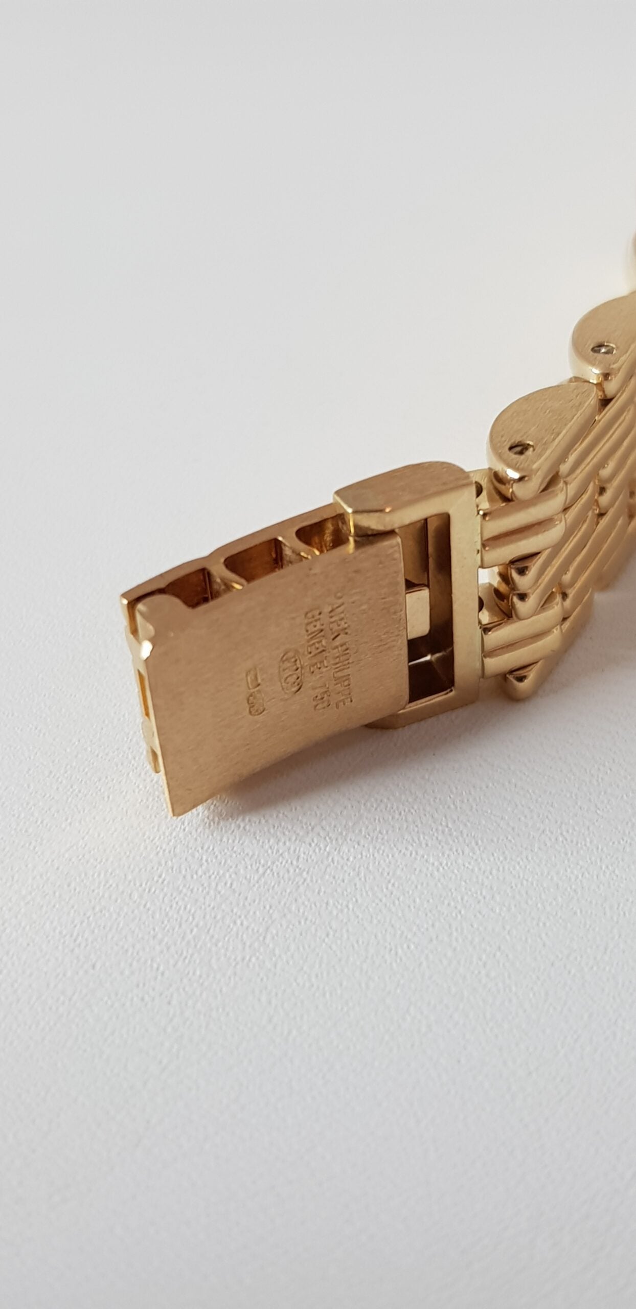 Patek Philippe Gondolo 18K Yellow Gold Unisex Watch