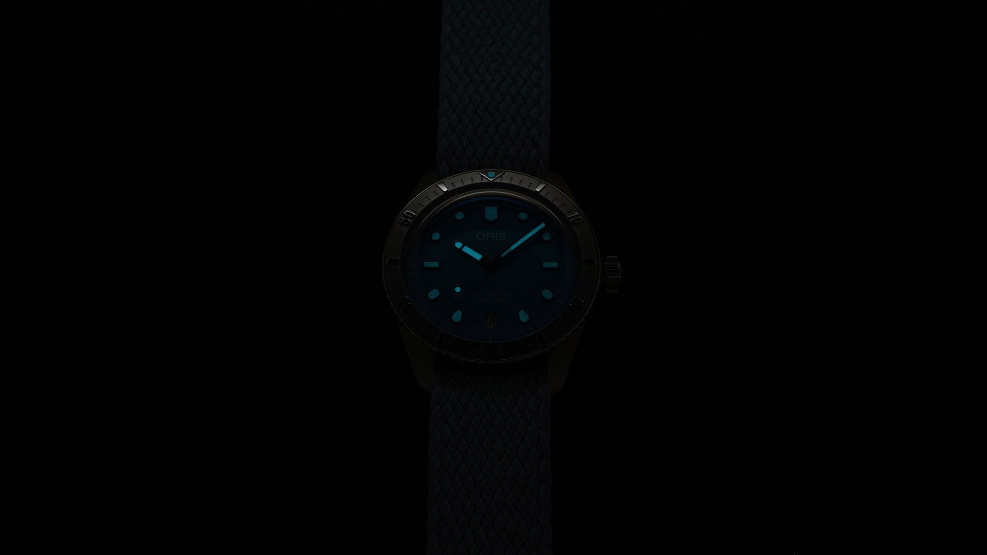 Divers Sixty-Five 01 733 7771 4058-07 3 19 04S - Premium Luxury Product