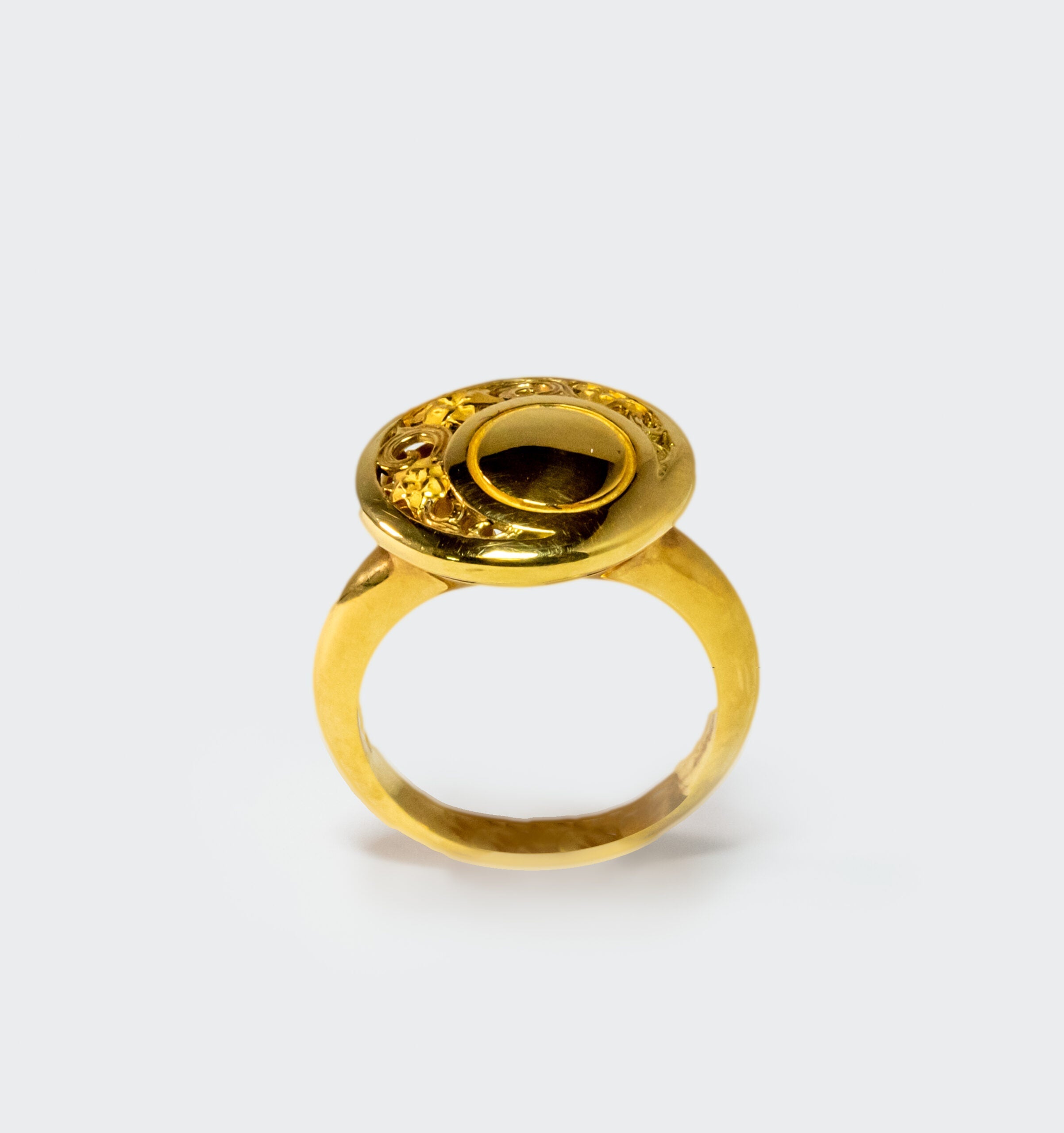 Carrera Y Carrera Jasmin 18K Yellow Gold Ring - Premium Luxury Product