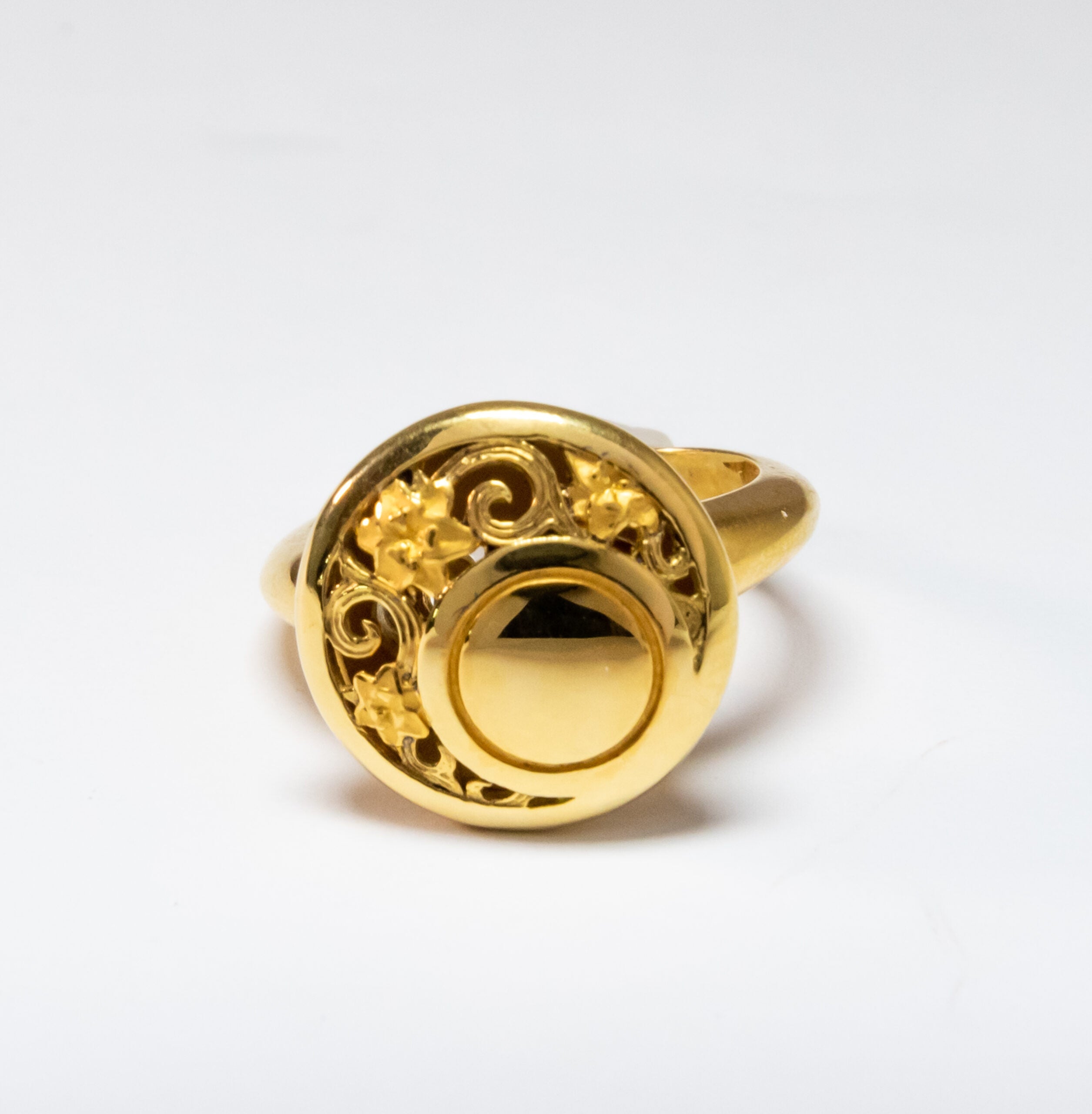 Carrera Y Carrera Jasmin 18K Yellow Gold Ring