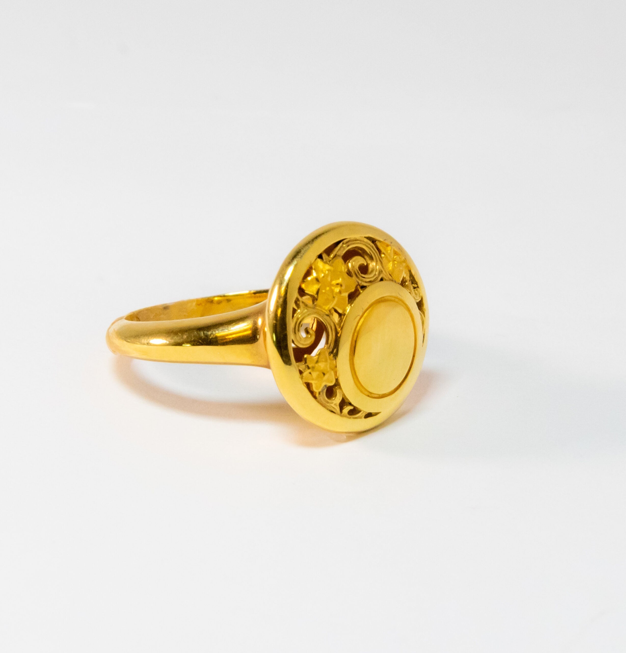 Carrera Y Carrera Jasmin 18K Yellow Gold Ring
