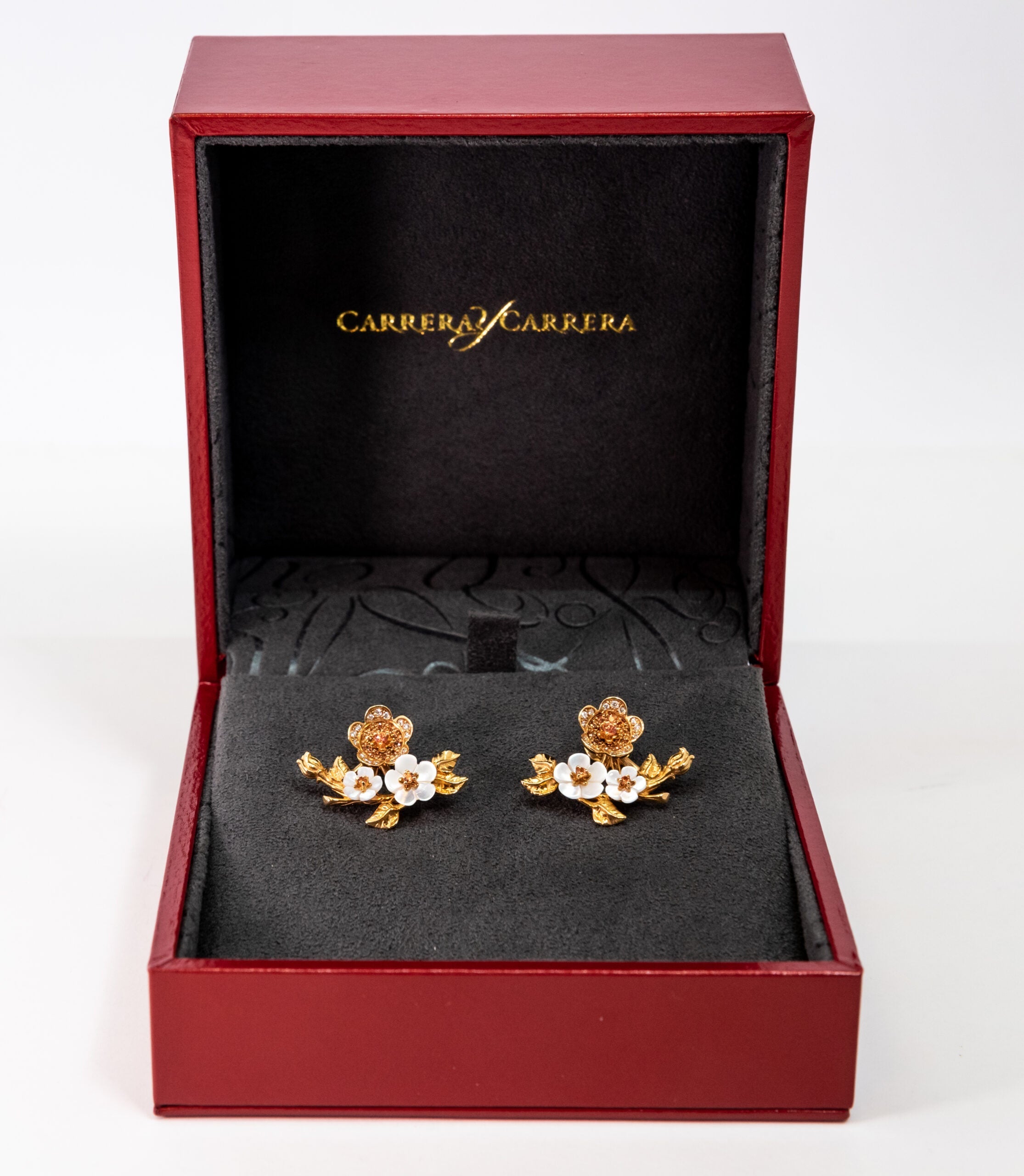 Carrera Y Carrera Cerezo 3 Flower 18K Yellow Gold Mother of Pearl and Diamonds Earring - Premium Luxury Product
