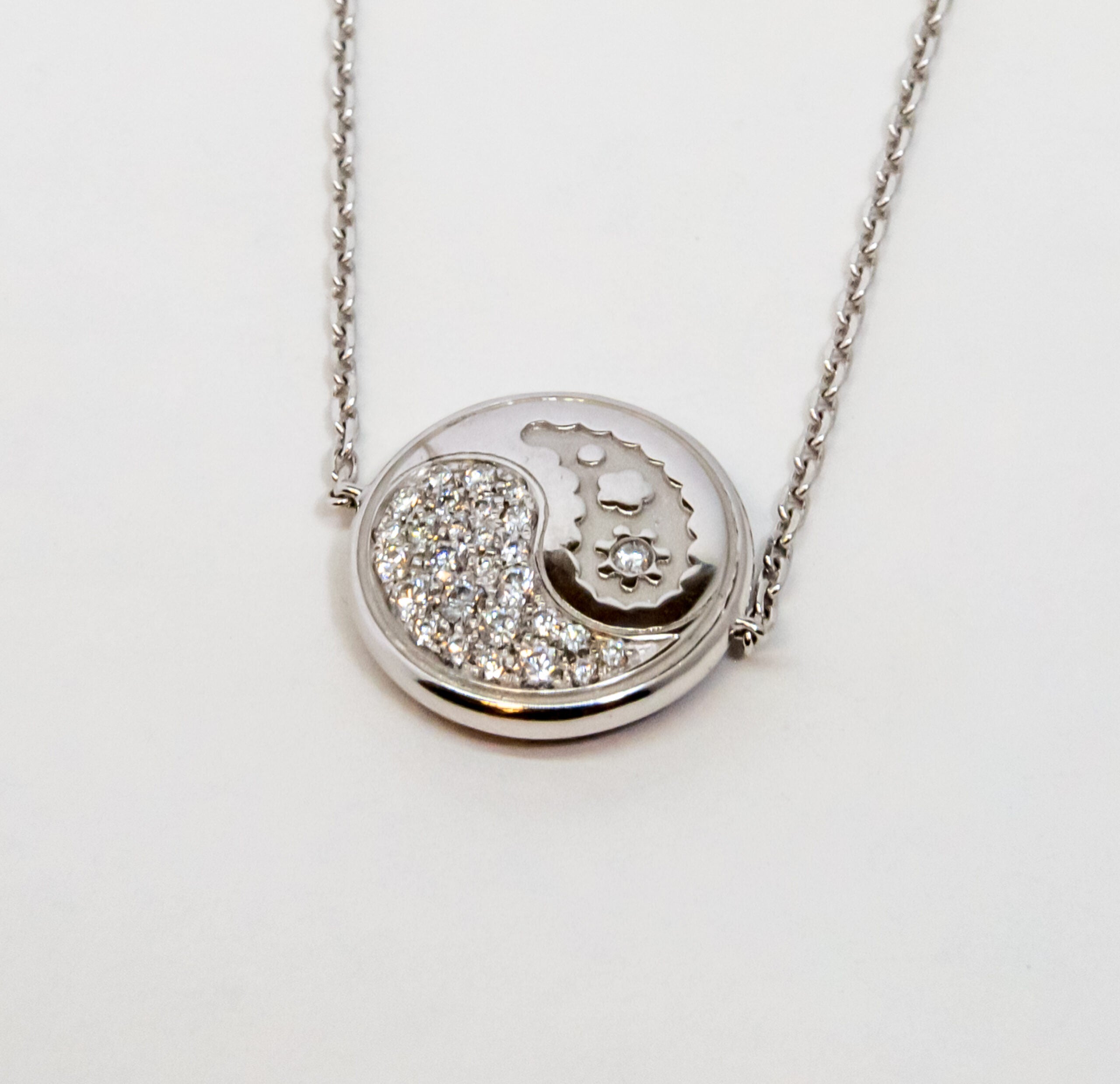 Carrera Y Carrera Aqua Reversible 18K White Gold & Diamonds Bracelet