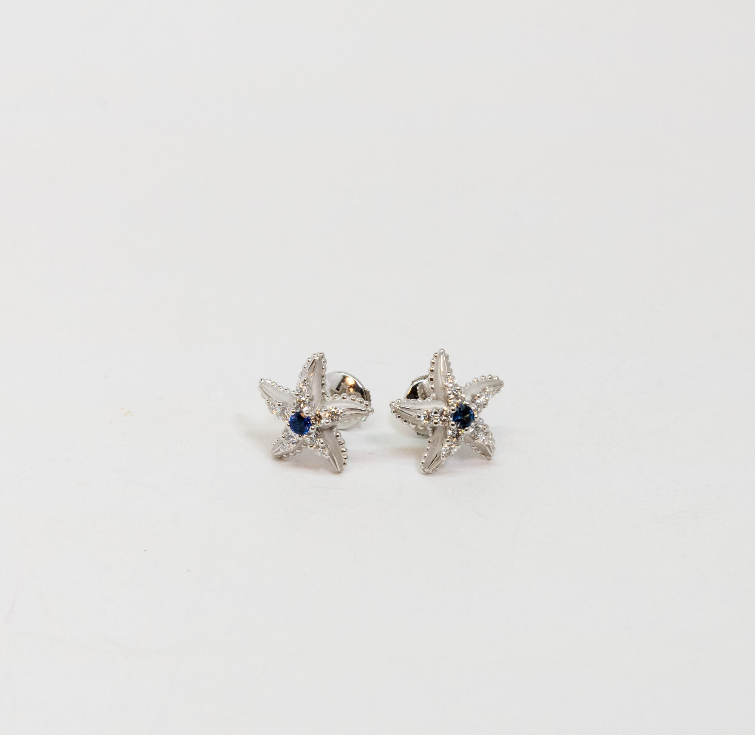 Carrera Y Carrera Star 18K White Gold with Diamonds & Sapphire Earring - Premium Luxury Product