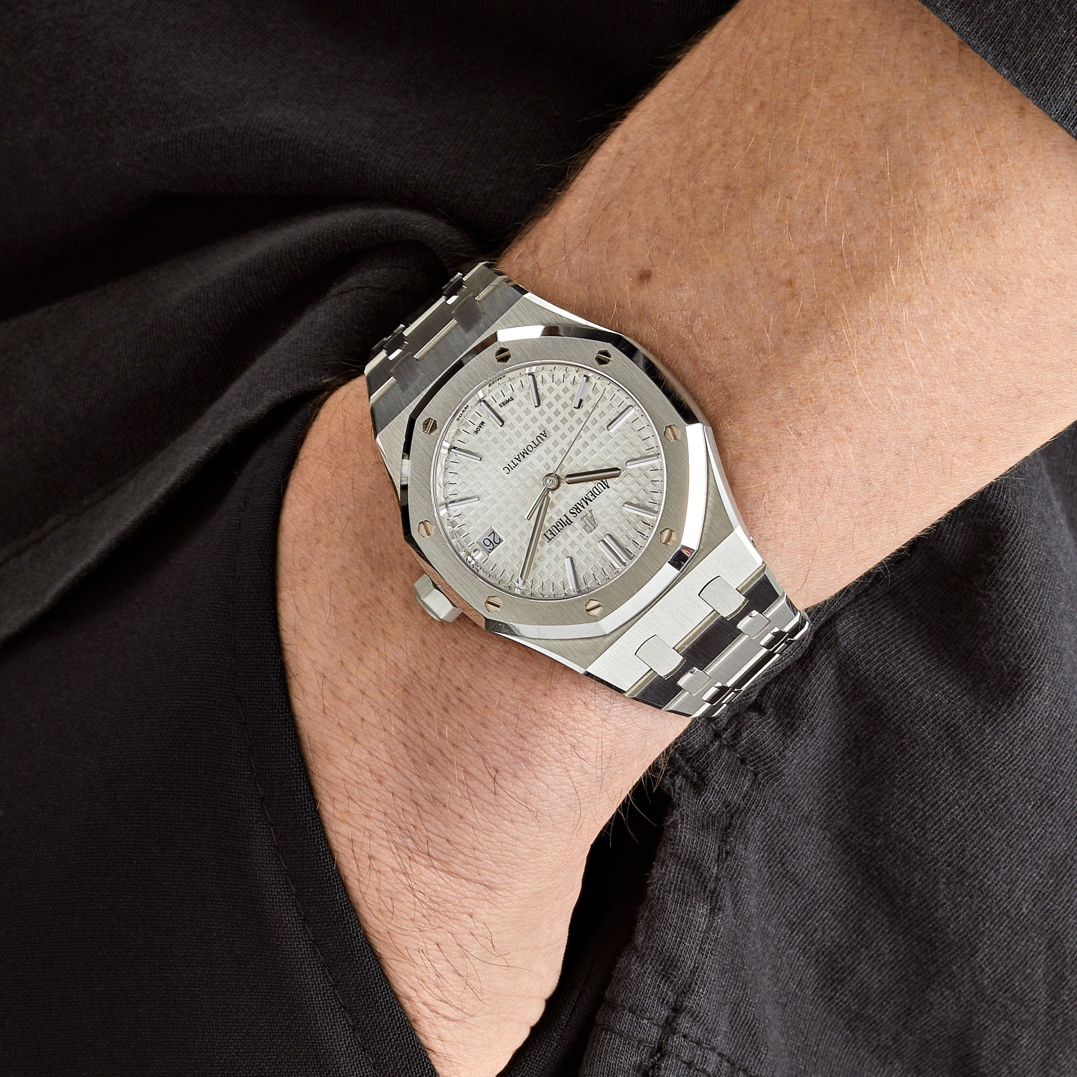 Audemars Piguet Royal Oak 15450ST.OO.1256ST.01.A Selfwinding Stainless Steel White Dial (2019)