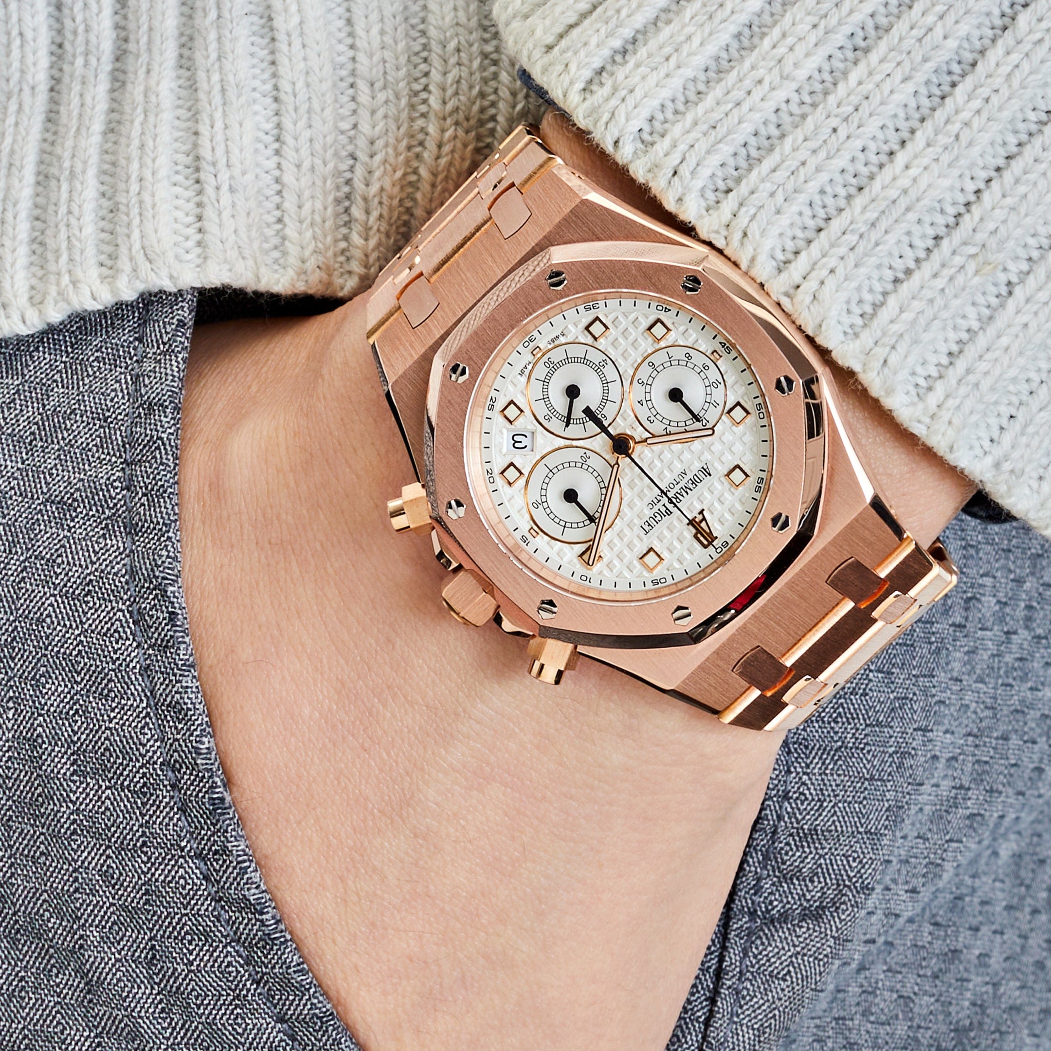 Audemars Piguet Royal Oak 26022OR.OO.D088CR.01 Chronograph Rose Gold White Dial