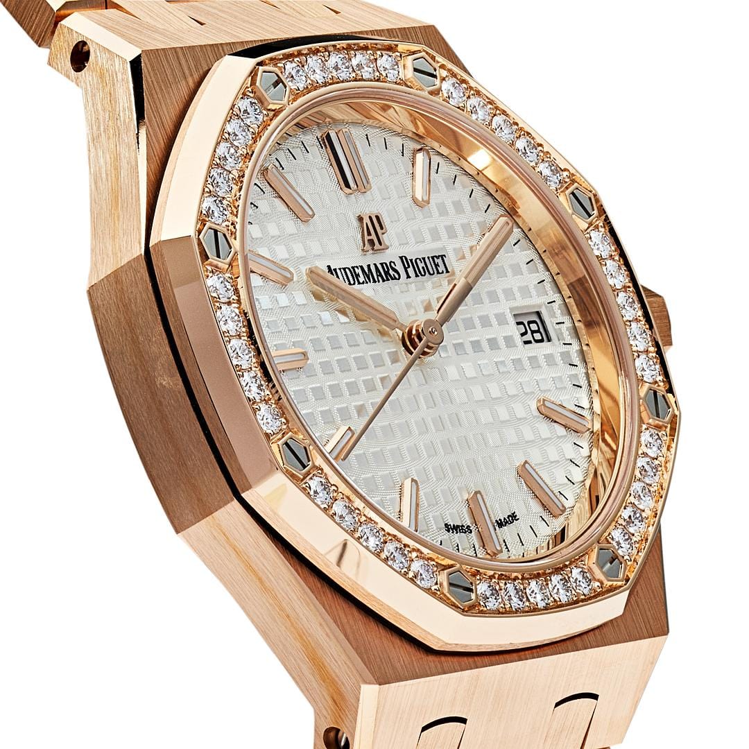 Audemars Piguet Royal Oak 77351OR.ZZ.1261OR.01 Rose Gold White Dial Diamond Bezel (2022)