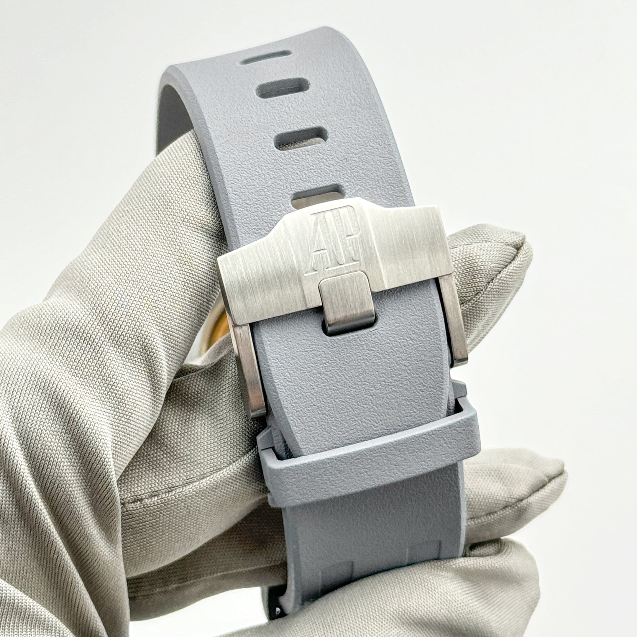 Audemars Piguet Royal Oak Offshore 15710ST.OO.A002CA.02  Diver Stainless Steel White Dial (2016)