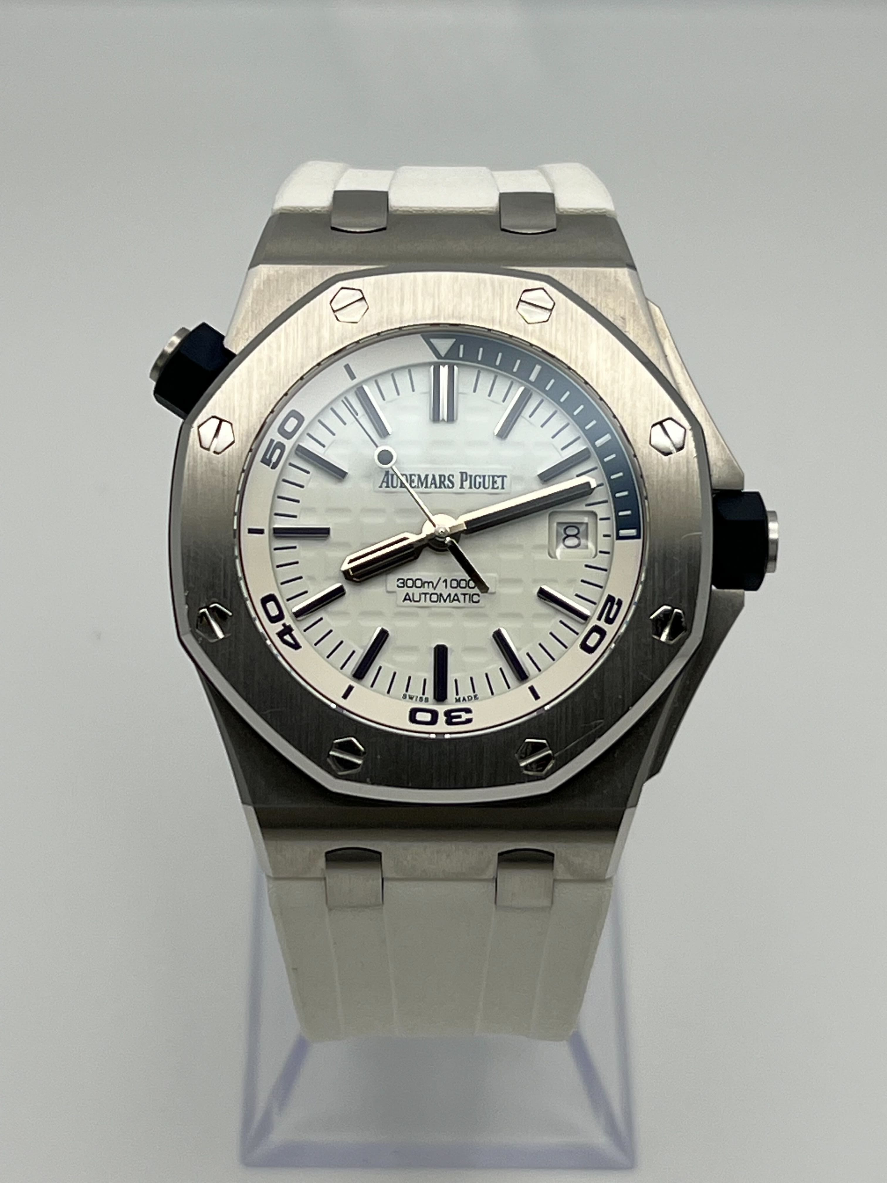 Audemars Piguet Royal Oak Offshore 15710ST.OO.A010CA.01 Diver Stainless Steel White Dial