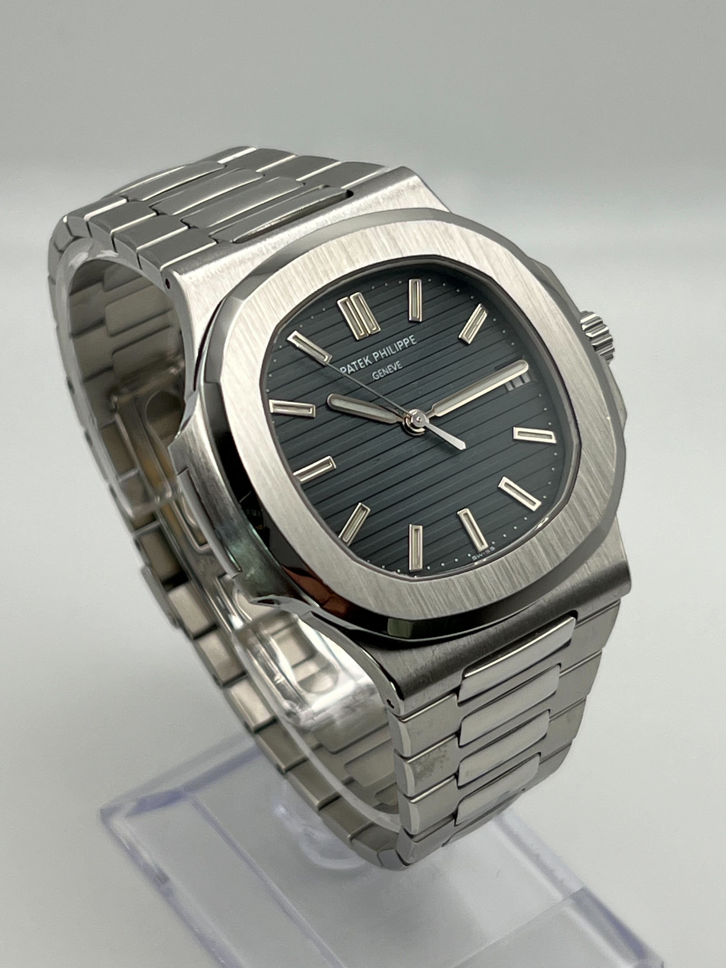 Patek Philippe Nautilus 5711/1A-001 Stainless Steel Blue Dial (2007)