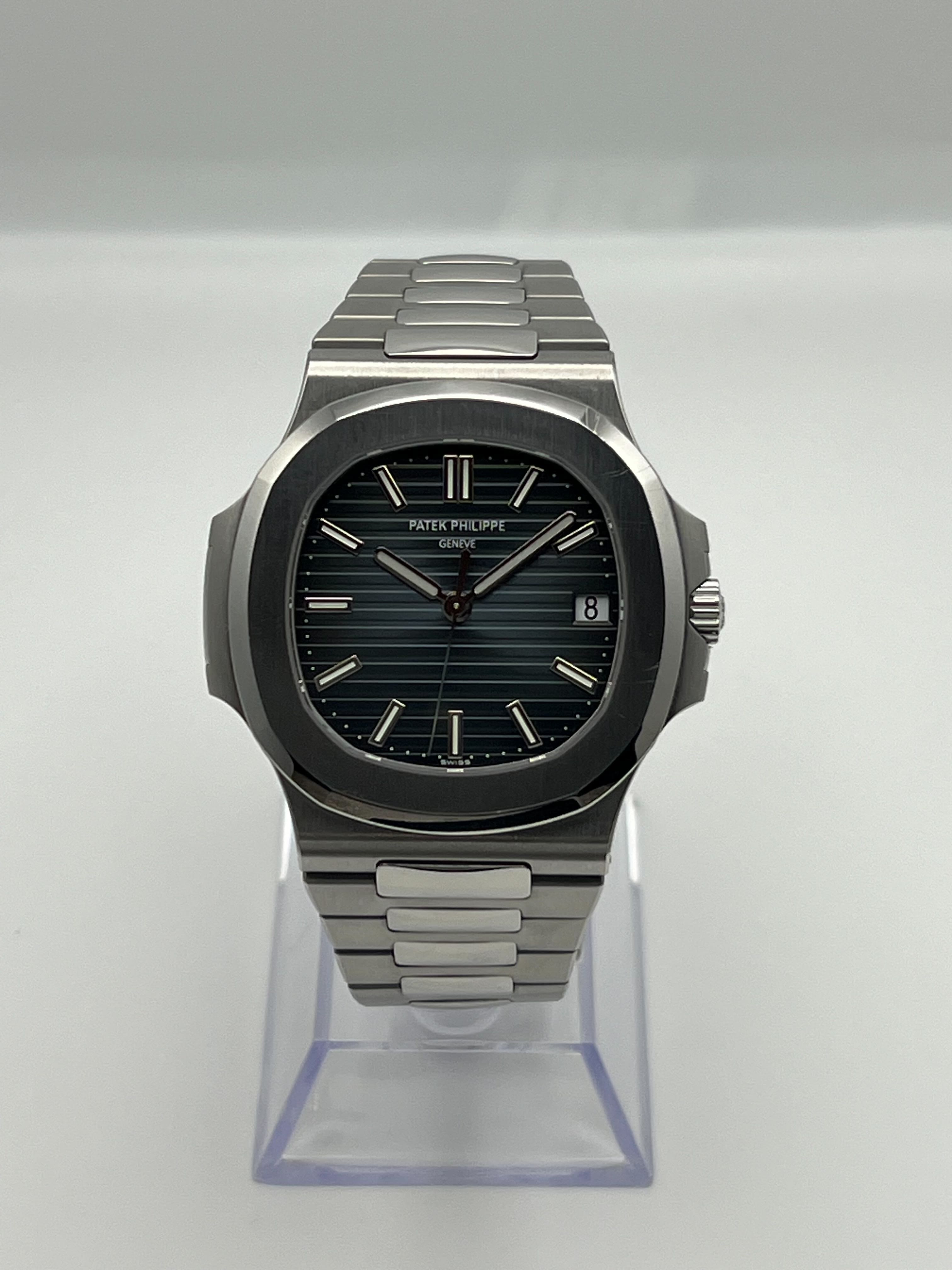 Patek Philippe Nautilus 5711/1A-010 Date Stainless Steel Blue Dial (2016)