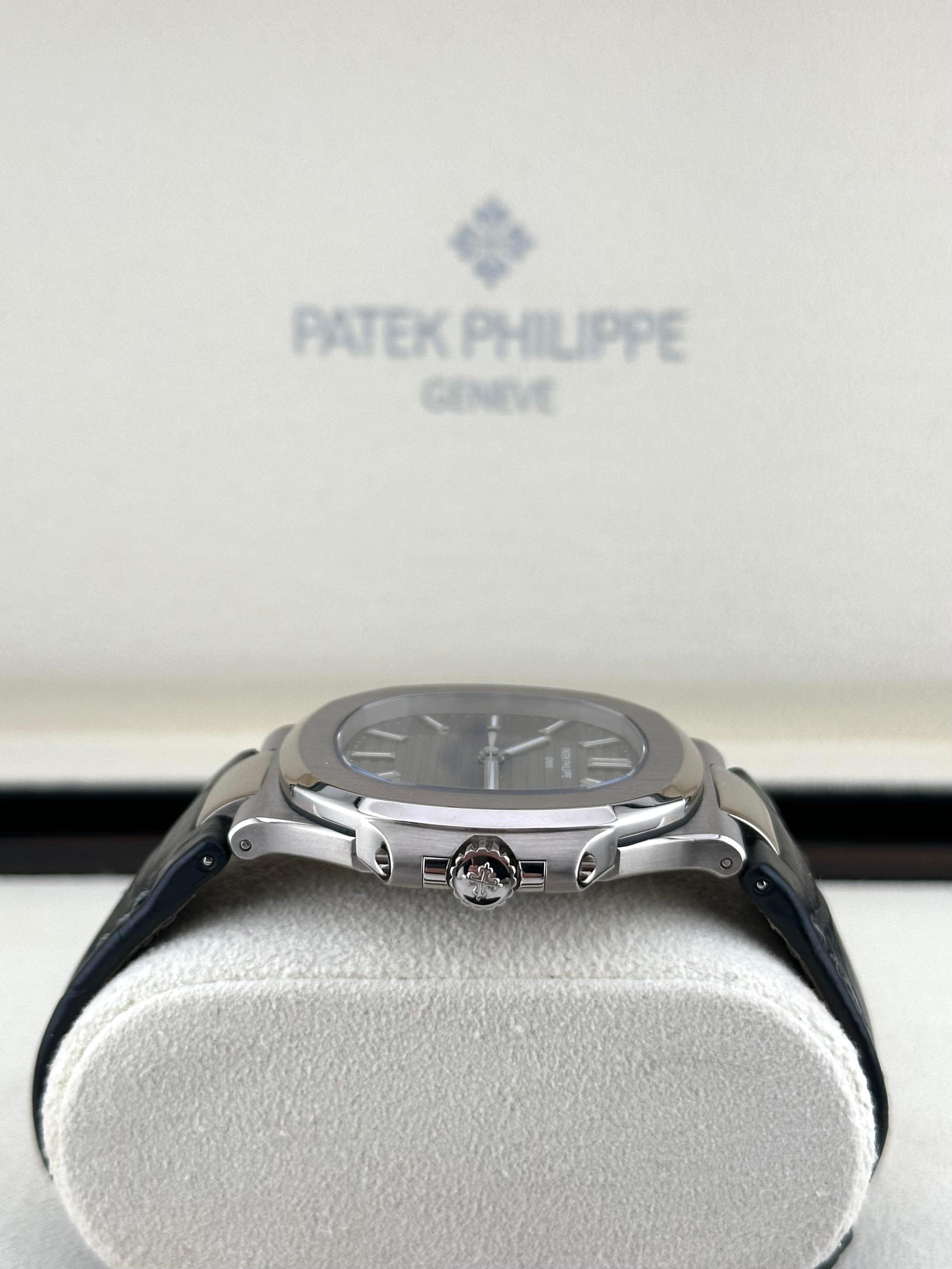 Patek Philippe Nautilus 5711G-001 White Gold Grey Dial (2011)