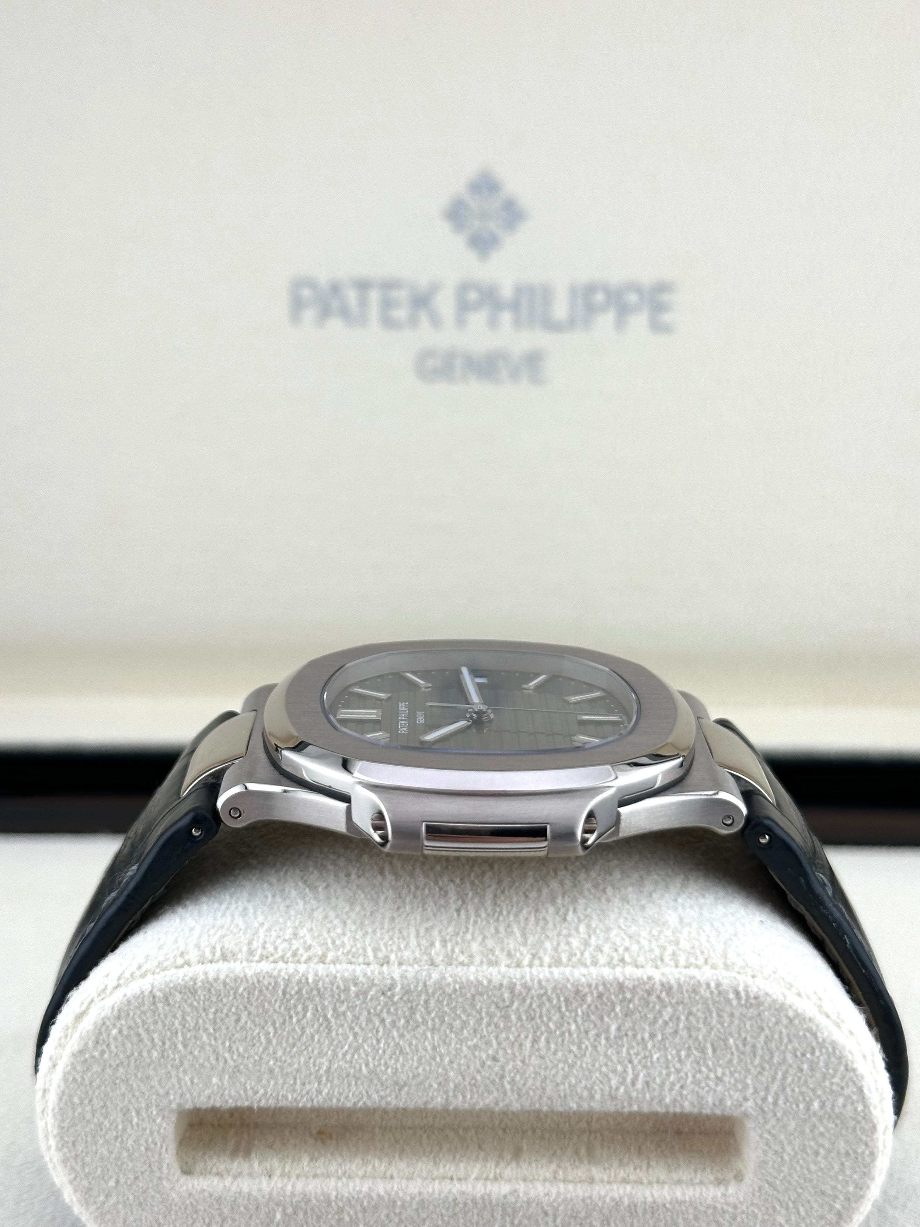 Patek Philippe Nautilus 5711G-001 White Gold Grey Dial (2011)