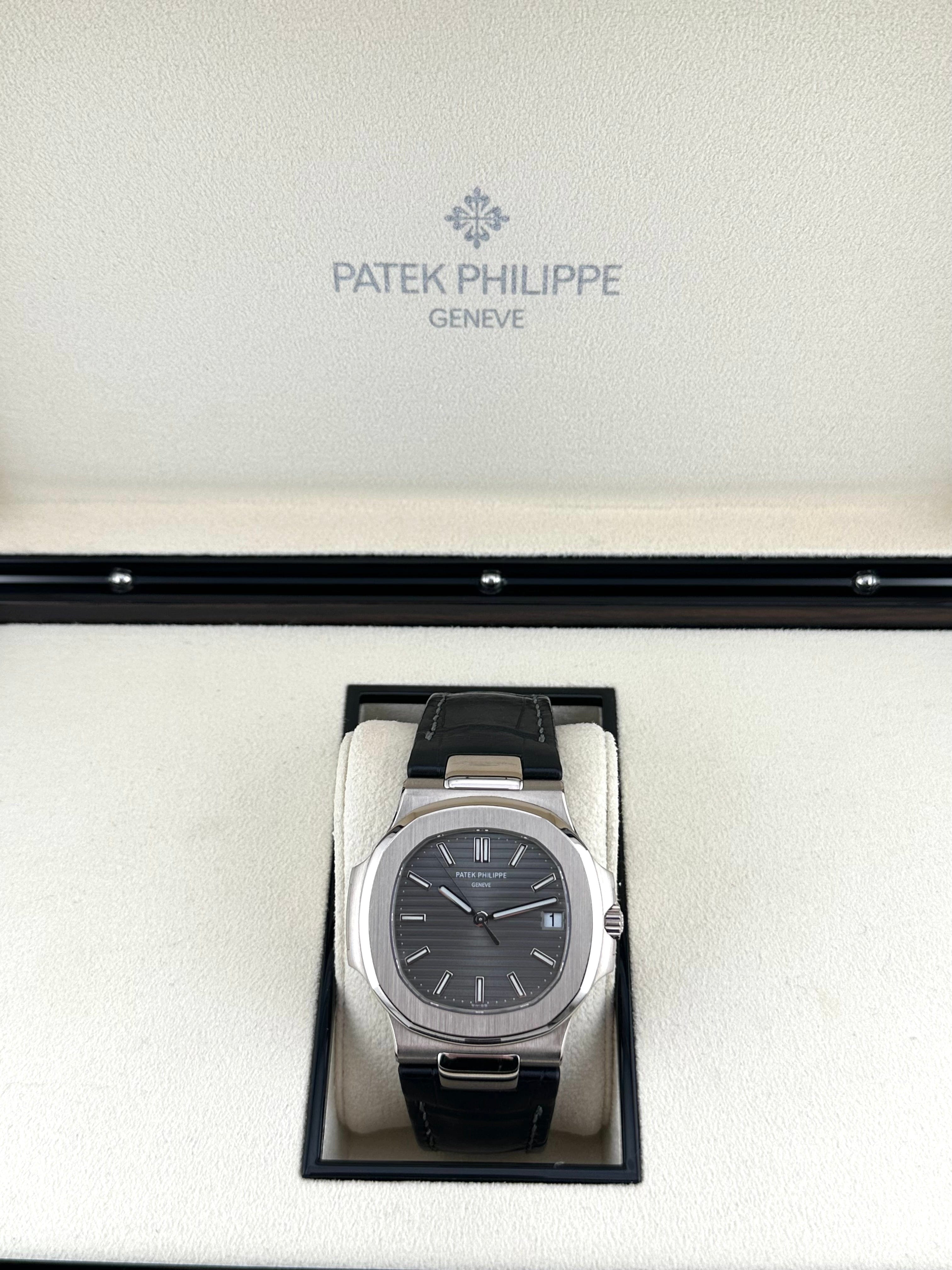 Patek Philippe Nautilus 5711G-001 White Gold Grey Dial (2011)