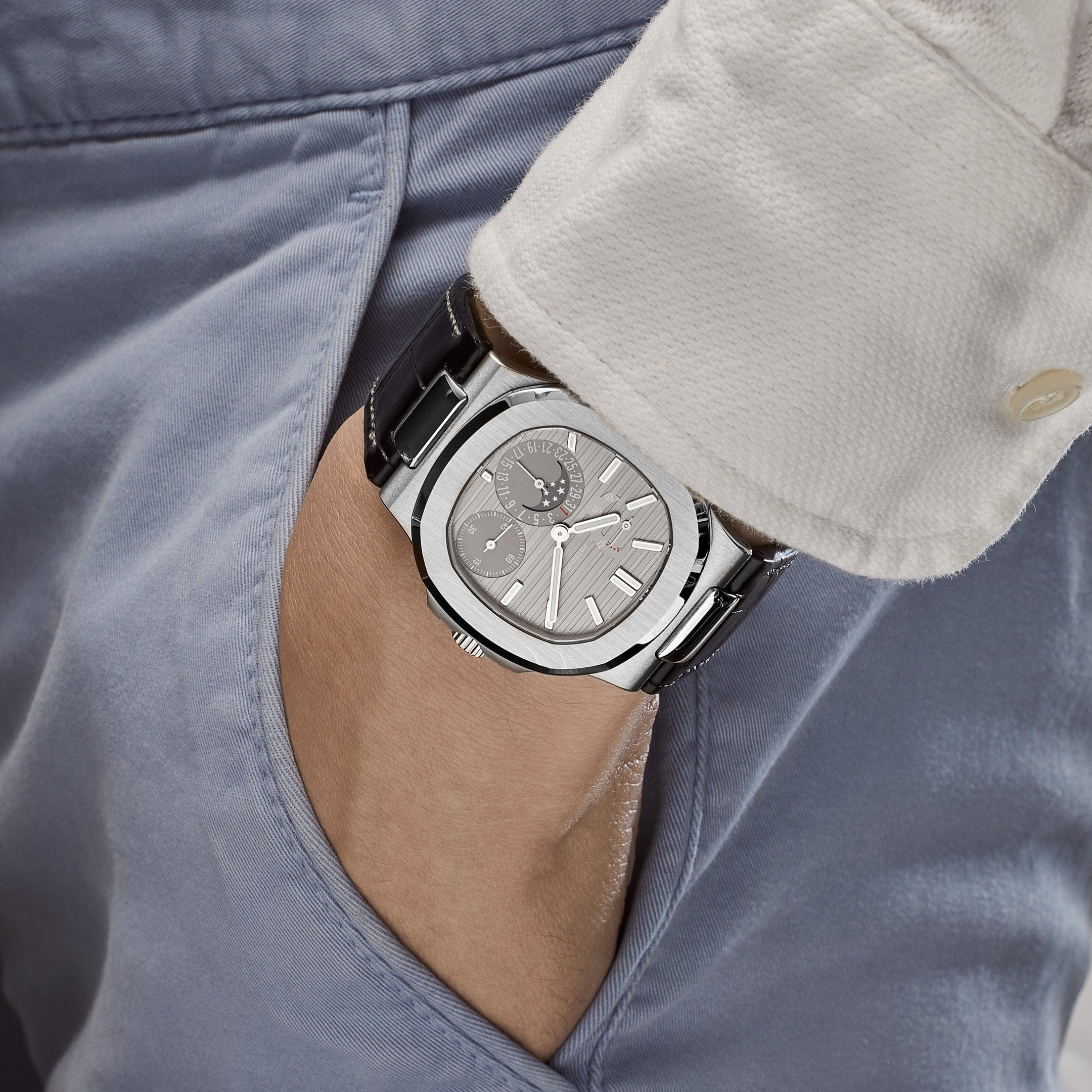 Patek Philippe Nautilus 5712G-001 Moon Phase (2022)