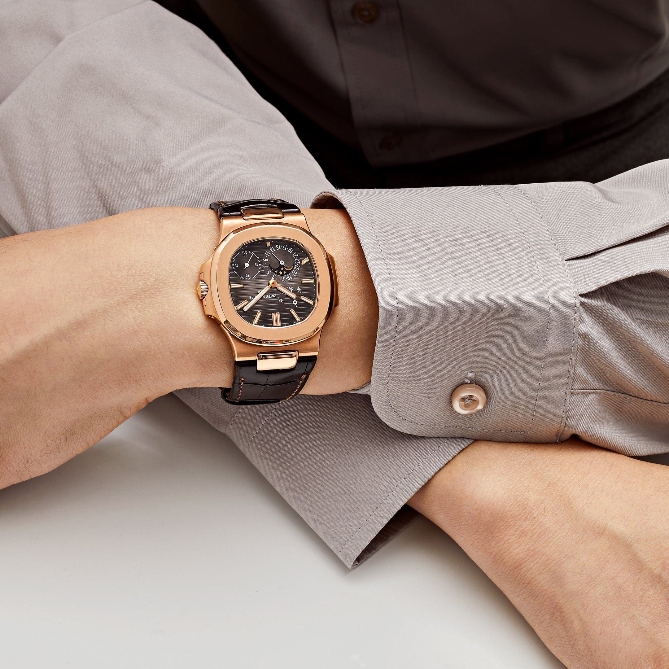 Patek Philippe Nautilus 5712R-001 Moon Phase Rose Gold (2021)