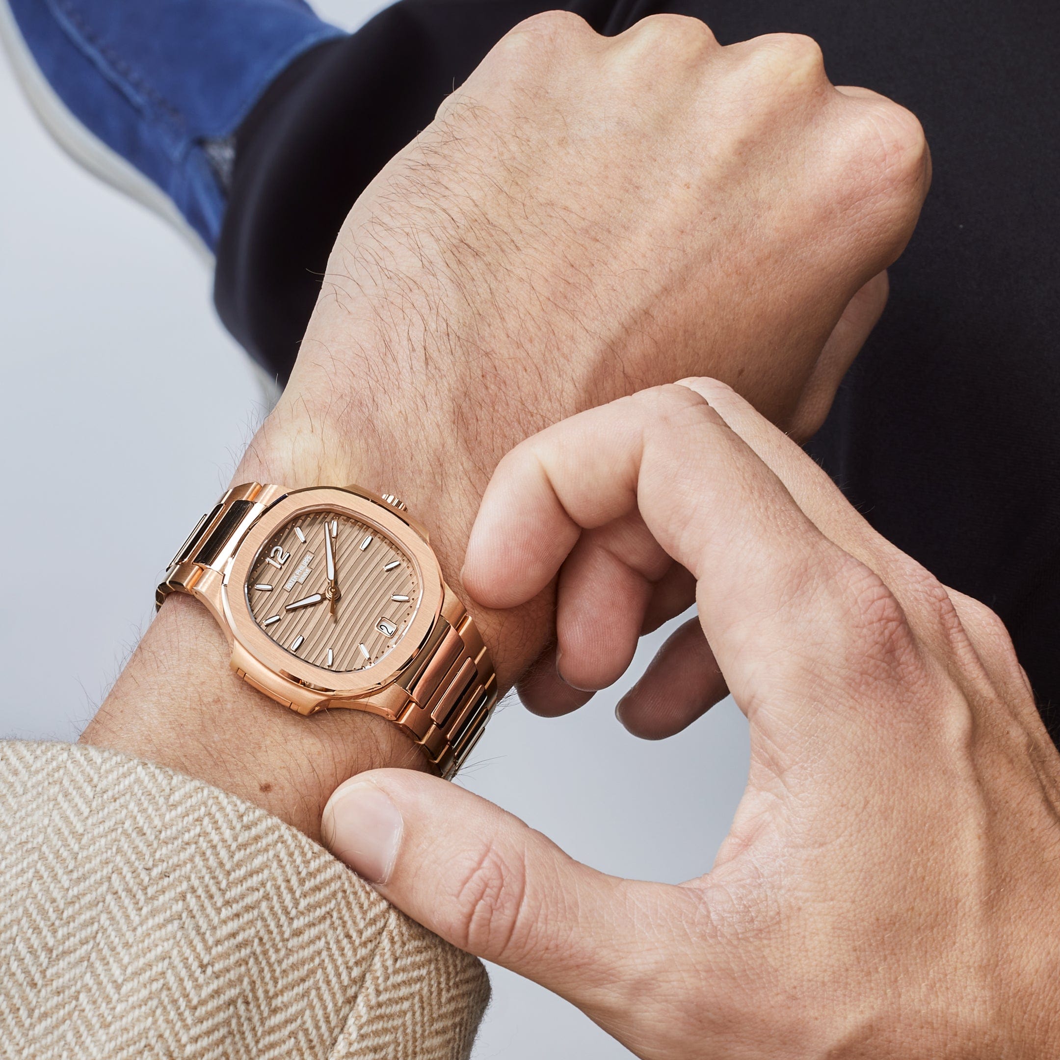 Patek Philippe Nautilus 7118/1R-010 'Ladies' Date Rose Gold