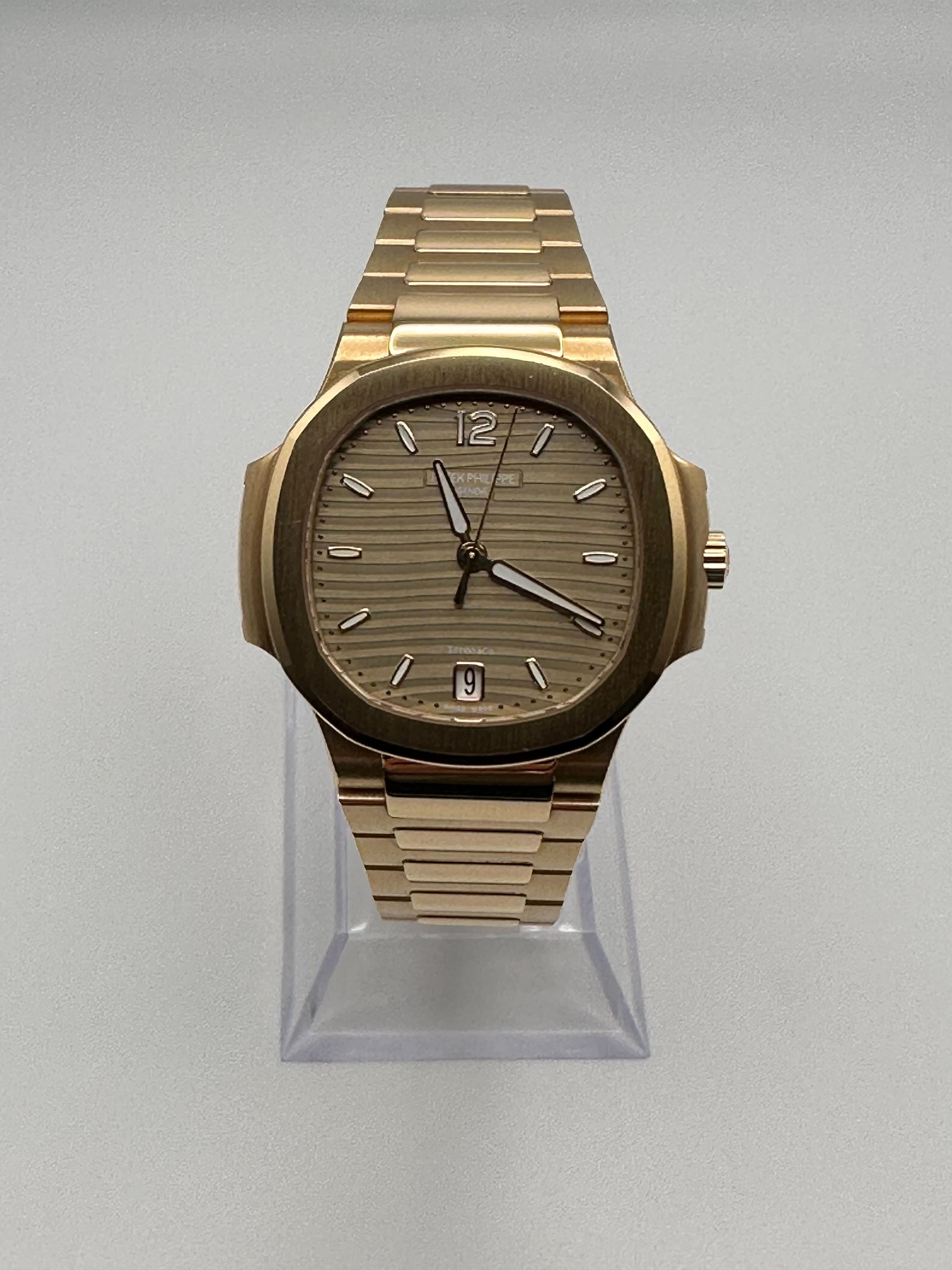 Patek Philippe Nautilus 7118/1R-010 Tiffany & Co. 'Ladies' Rose Gold Date (2022)