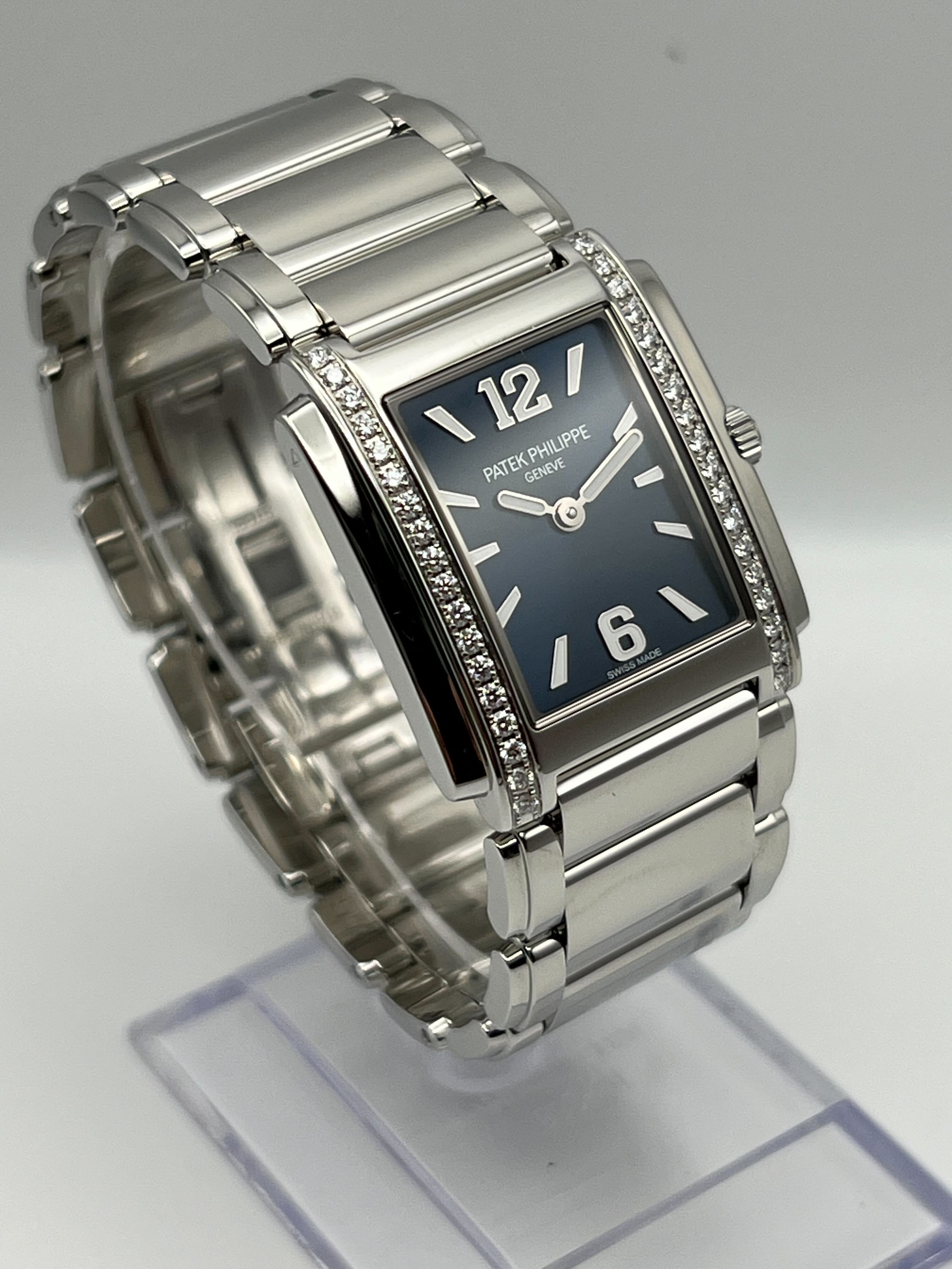 Patek Philippe Twenty-4 4910/1200A-001 'Ladies' Quartz Blue Dial Diamond Bezel